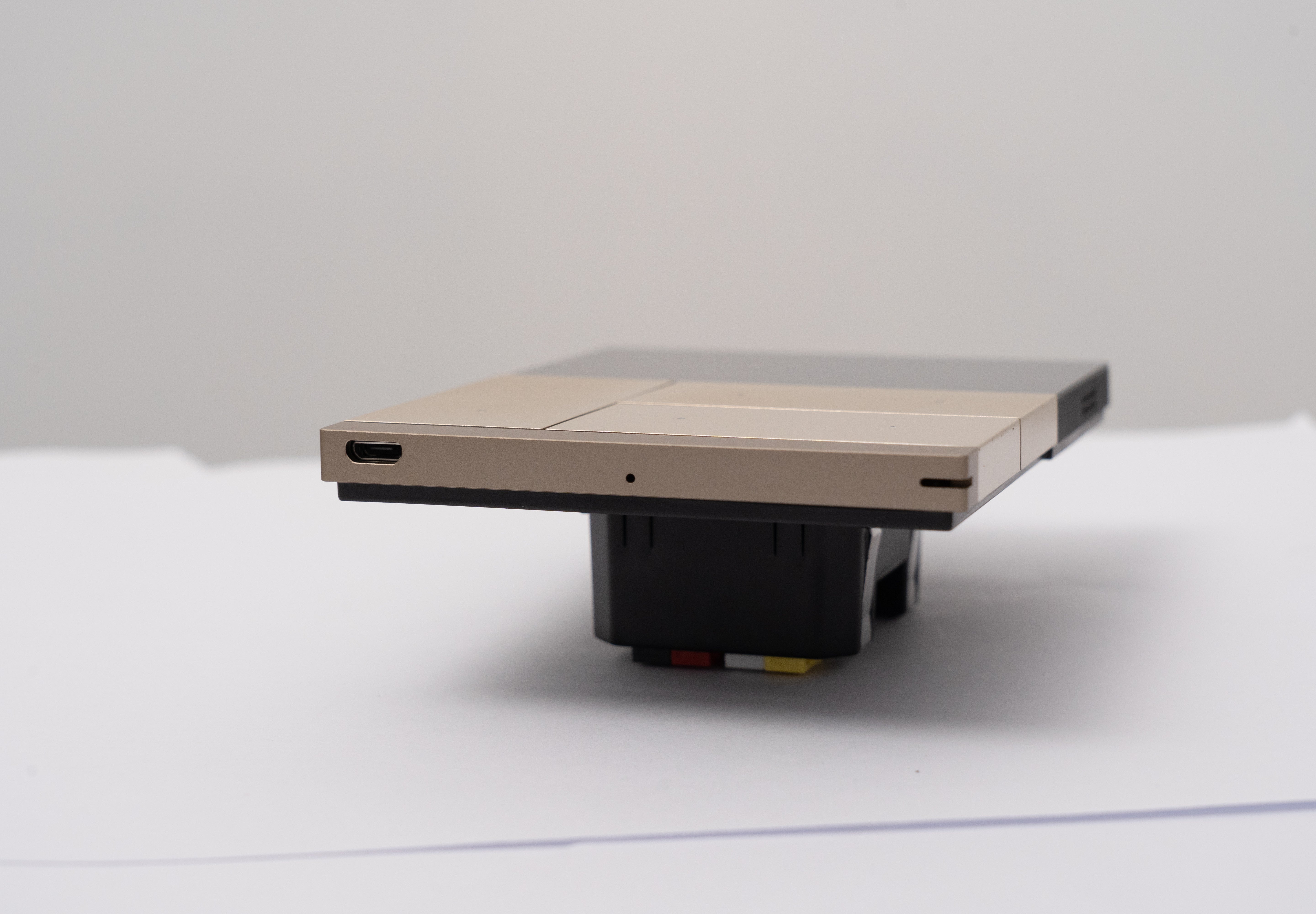 KNX Controller Touch & Pad, Metal, Black IPS capacitive touch panel & mechanical button